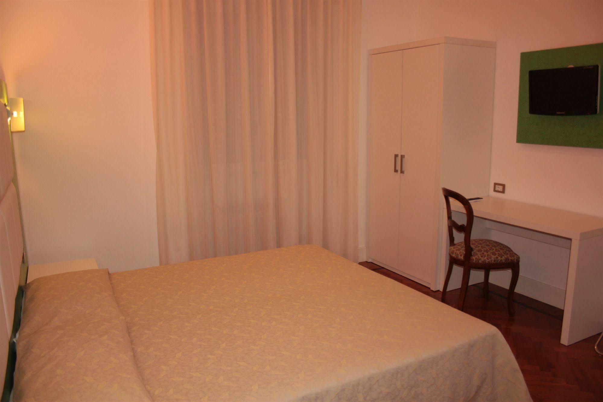 Hotel Da Cesare Стреза Экстерьер фото